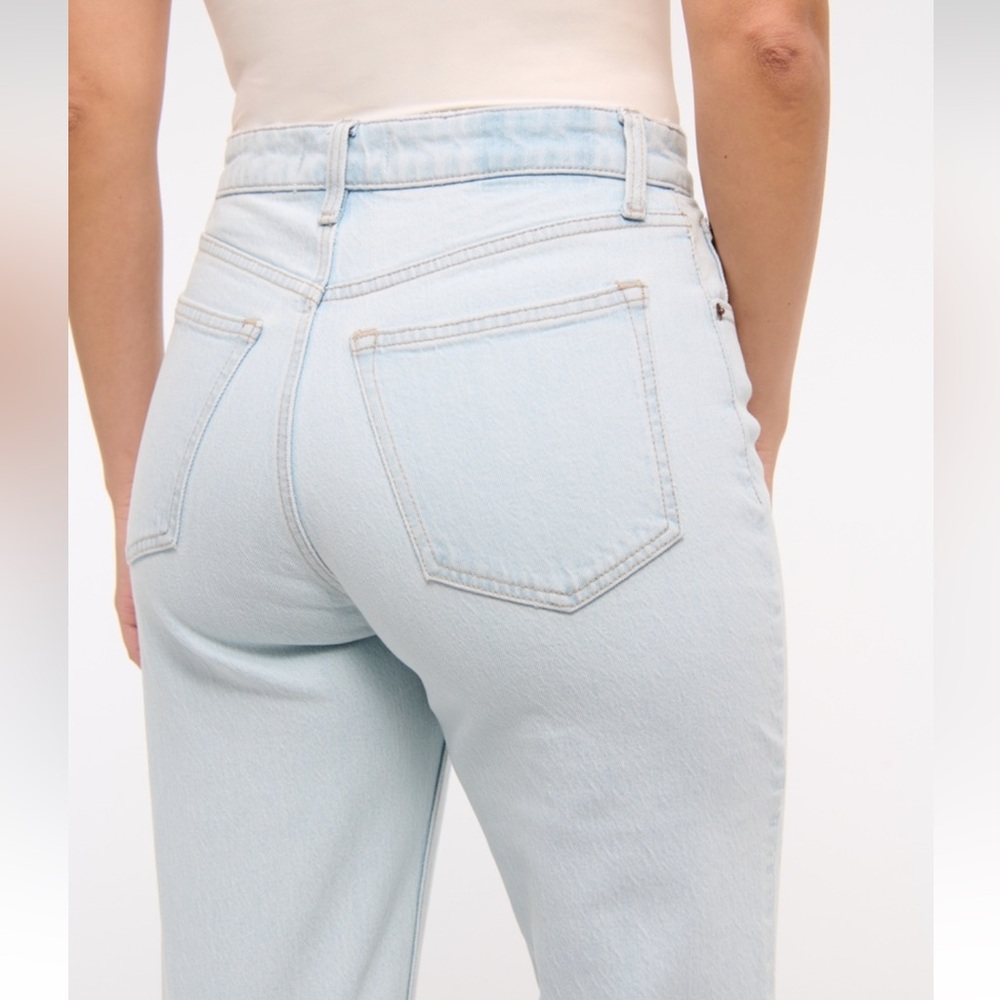 Abercrombie & Fitch Curve Love High Rise 90s Relaxed Jean - 27 Long - Light Wash - Picture 6 of 10